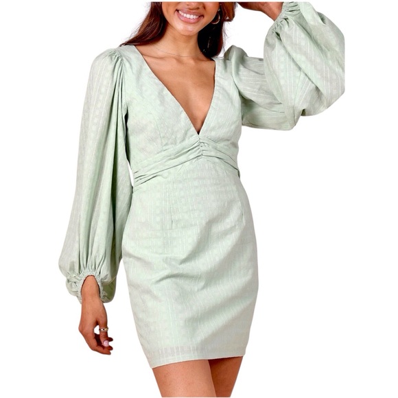 Petal And Pup Sage Green Emilina Long Sleeve V Neck Mini Dress Size Small - Picture 5 of 9
